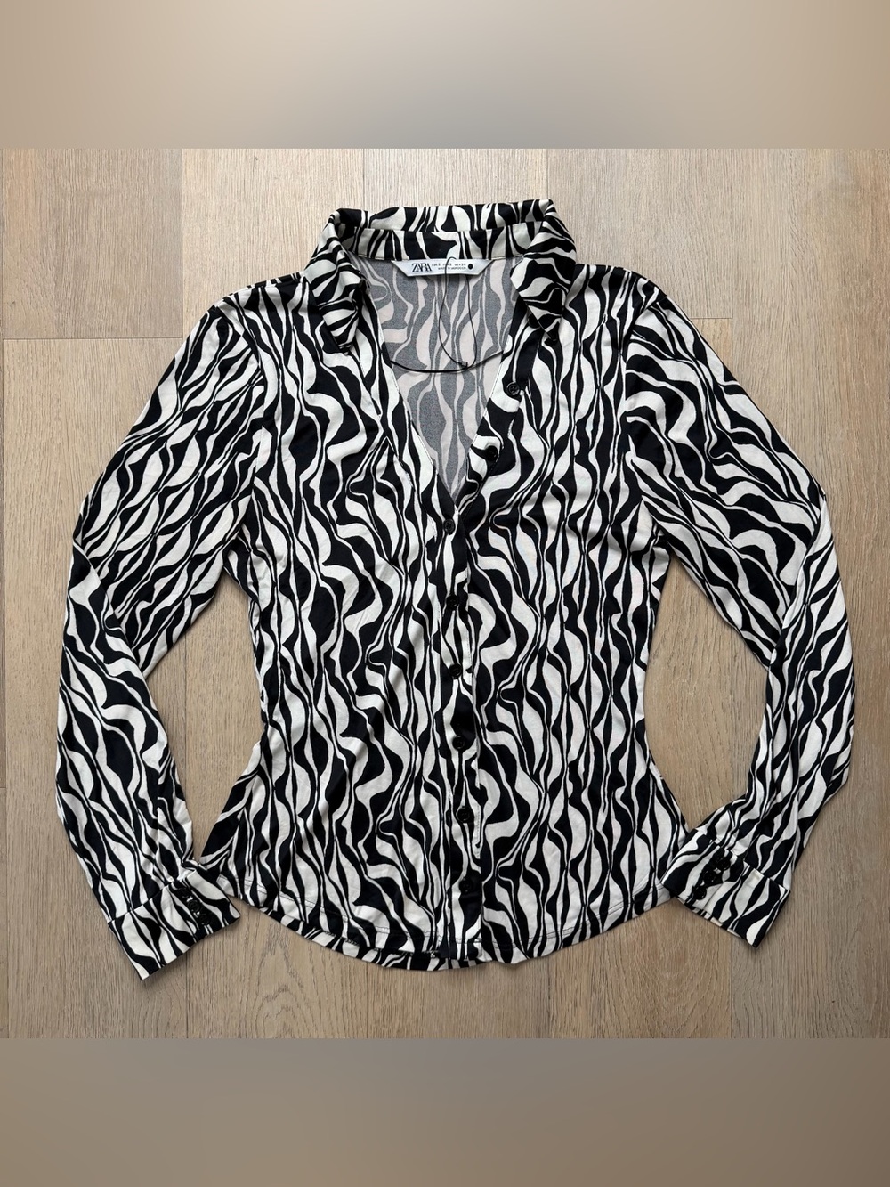 Zara patterned button up - small